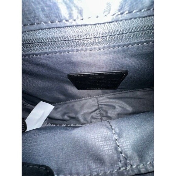 NEW Tumi ALPHA Nylon EAST WEST Sling Crossbody Waist Pack - Picture 3 of 6
